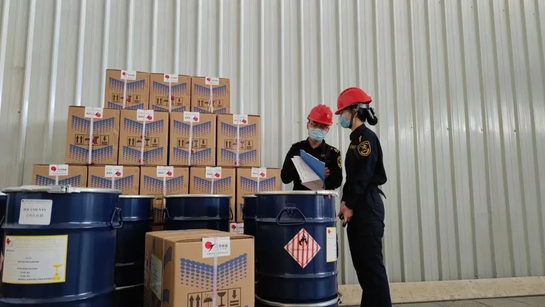 中港<a href='http://www.126163.net' title='危險品海運' >危險品海運</a>